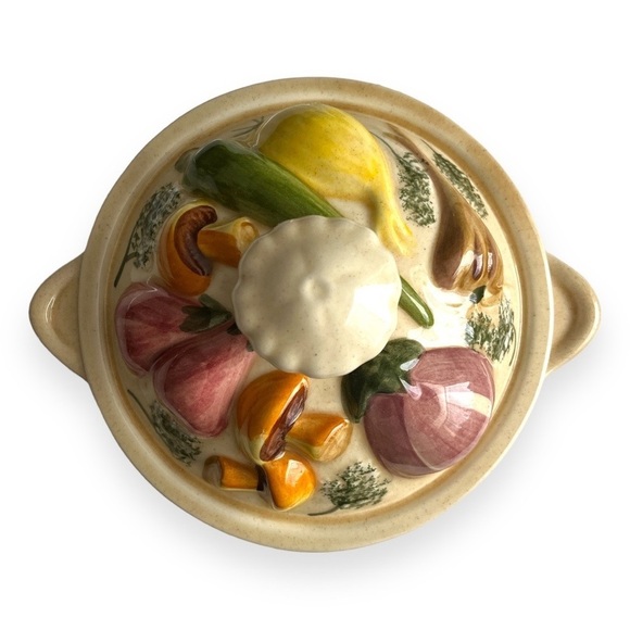 Vintage Casserole Covered Dish with 3D Vegetables on Lid‎ Mushrooms MCM - Picture 2 of 9
